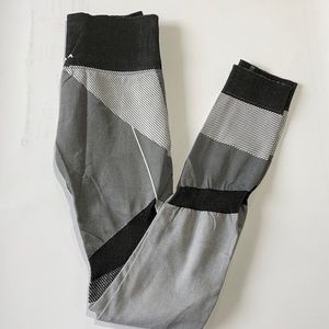 Alala Color Block Grey Textured Leggings